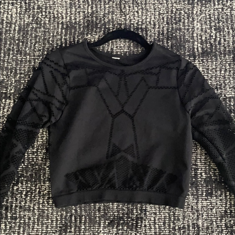 Long sleeve workout crop top